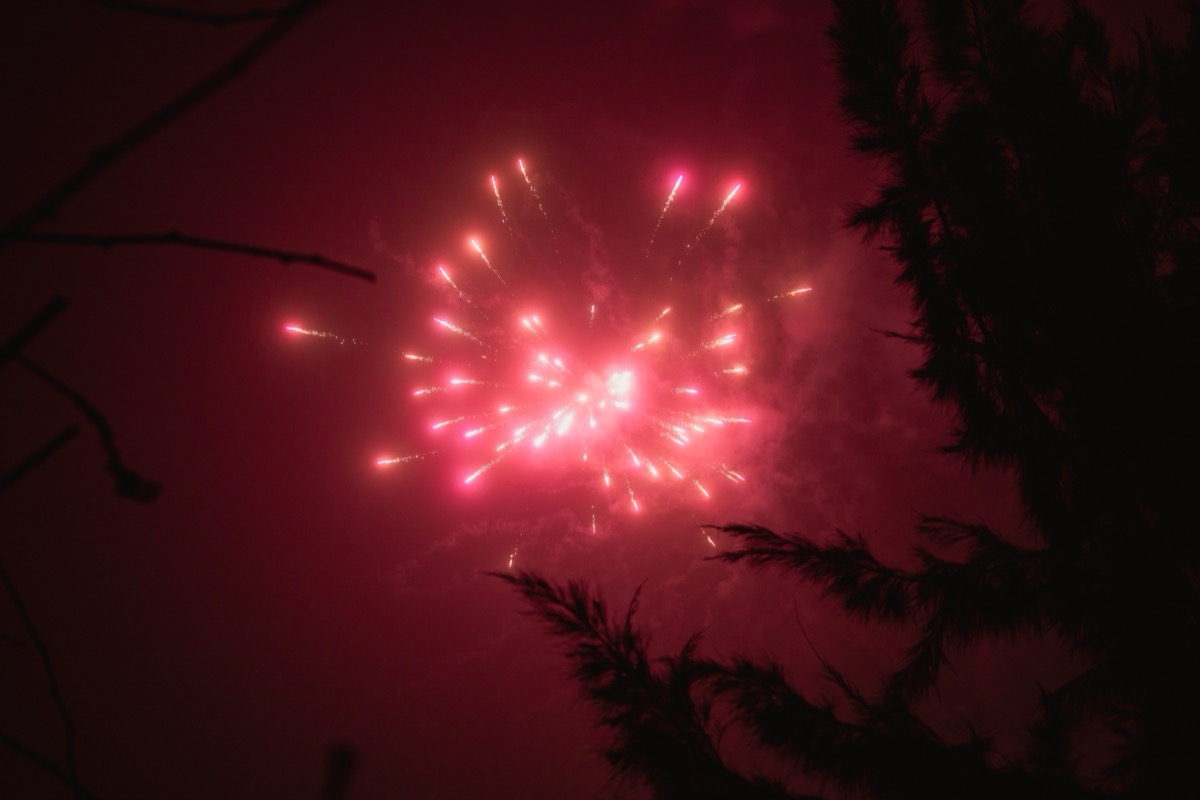 Espaço interior preparado para banquete