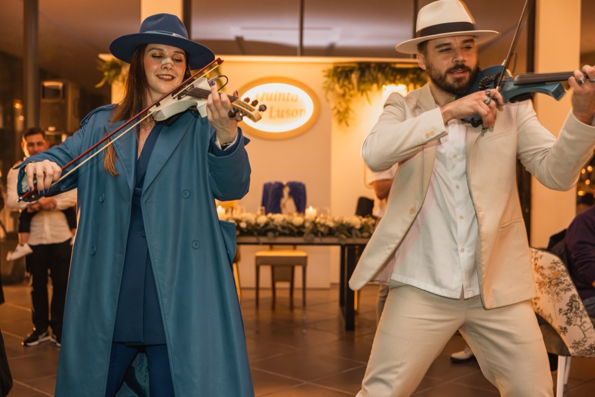 Espaço exterior da Quinta do Luson ao entardecer